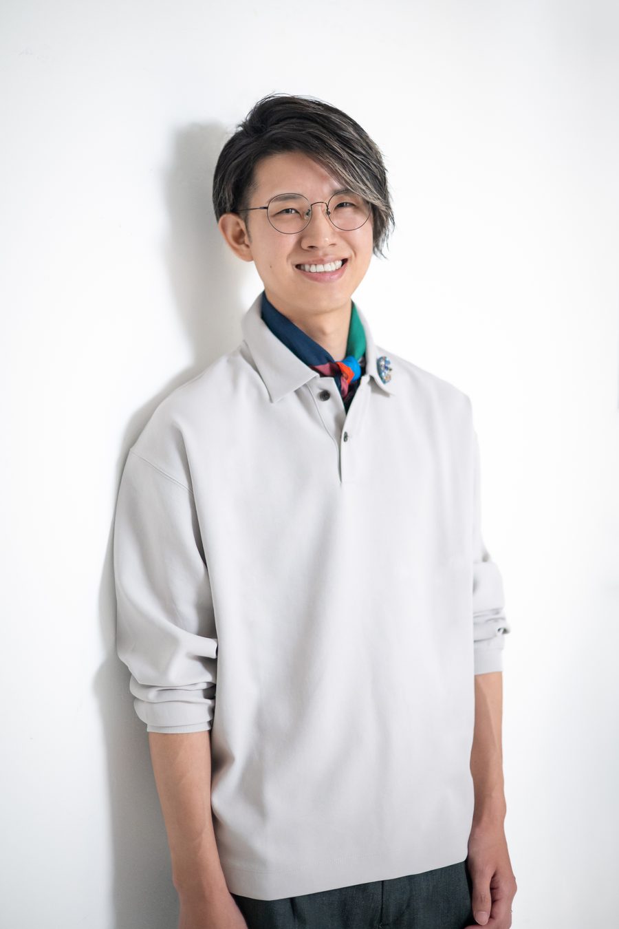 白いニット姿の代表