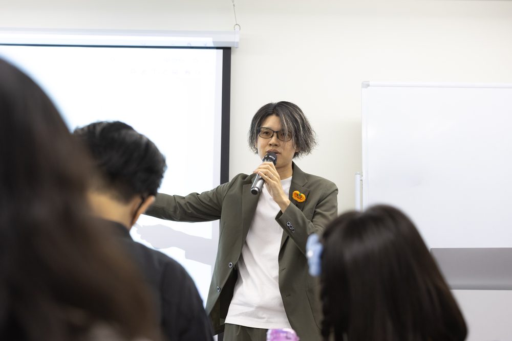 コミュニティで話す様子