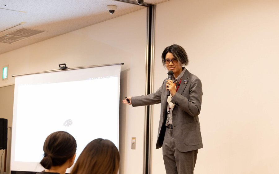 学校での講演・研修の様子