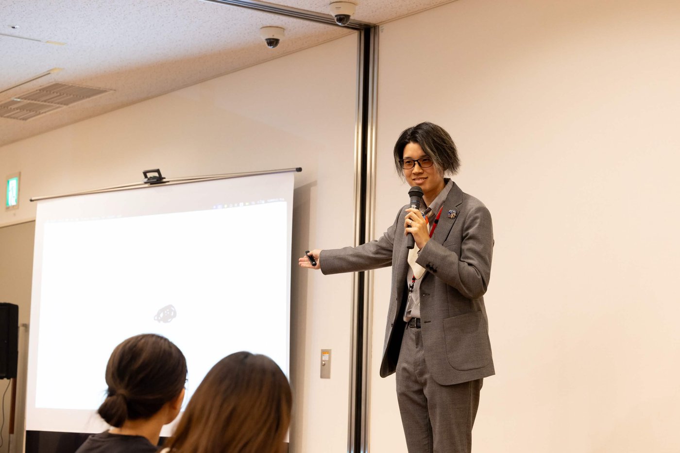 セミナーで登壇する村井泰志（ハリー先生）